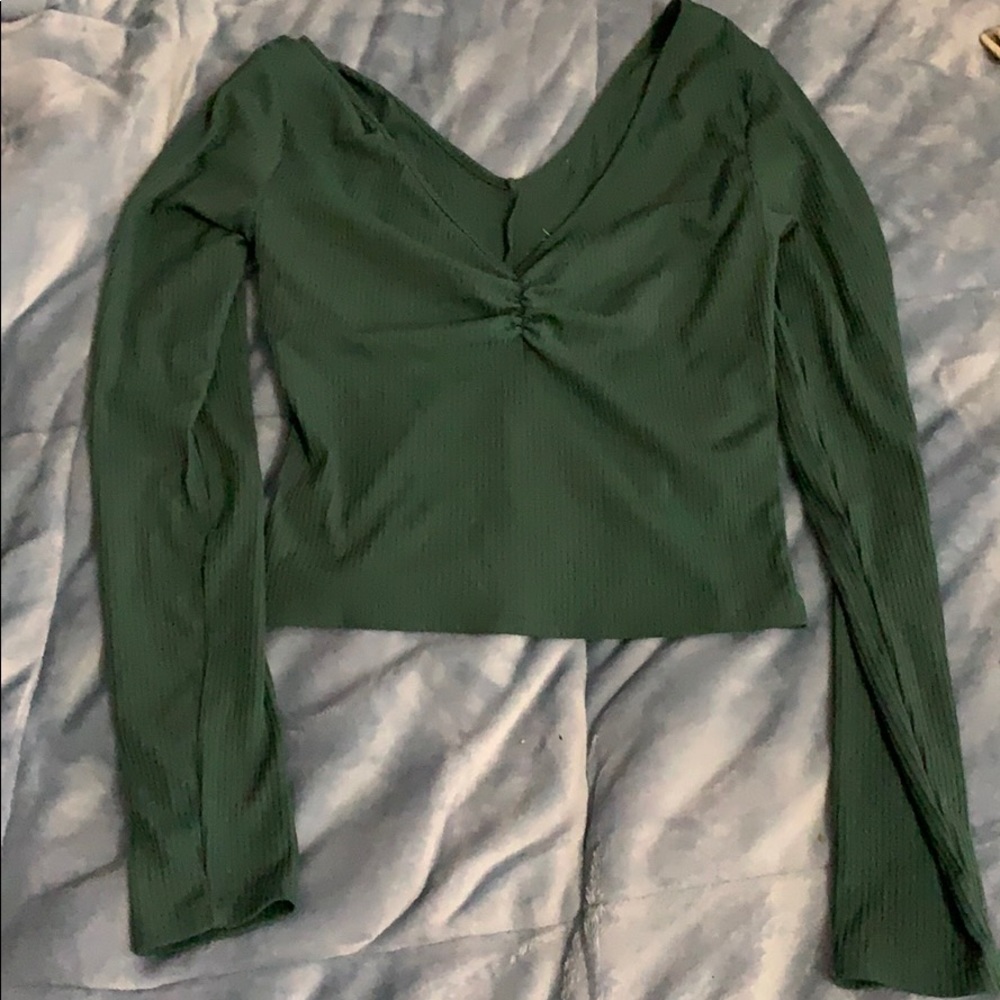 Green crop top long sleeve